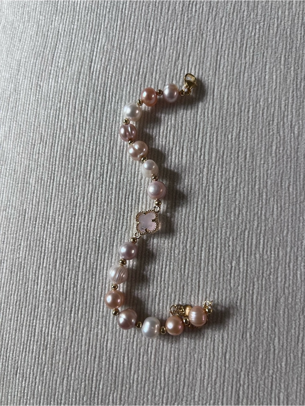 Pink Pearl Beaded Bracelet with Gold Clover Accent